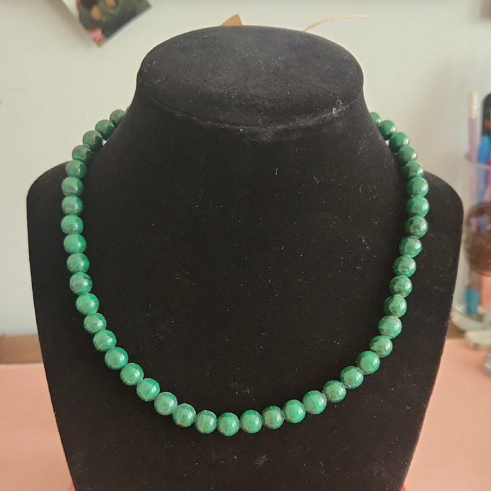Elegant Malachite Beaded Necklace